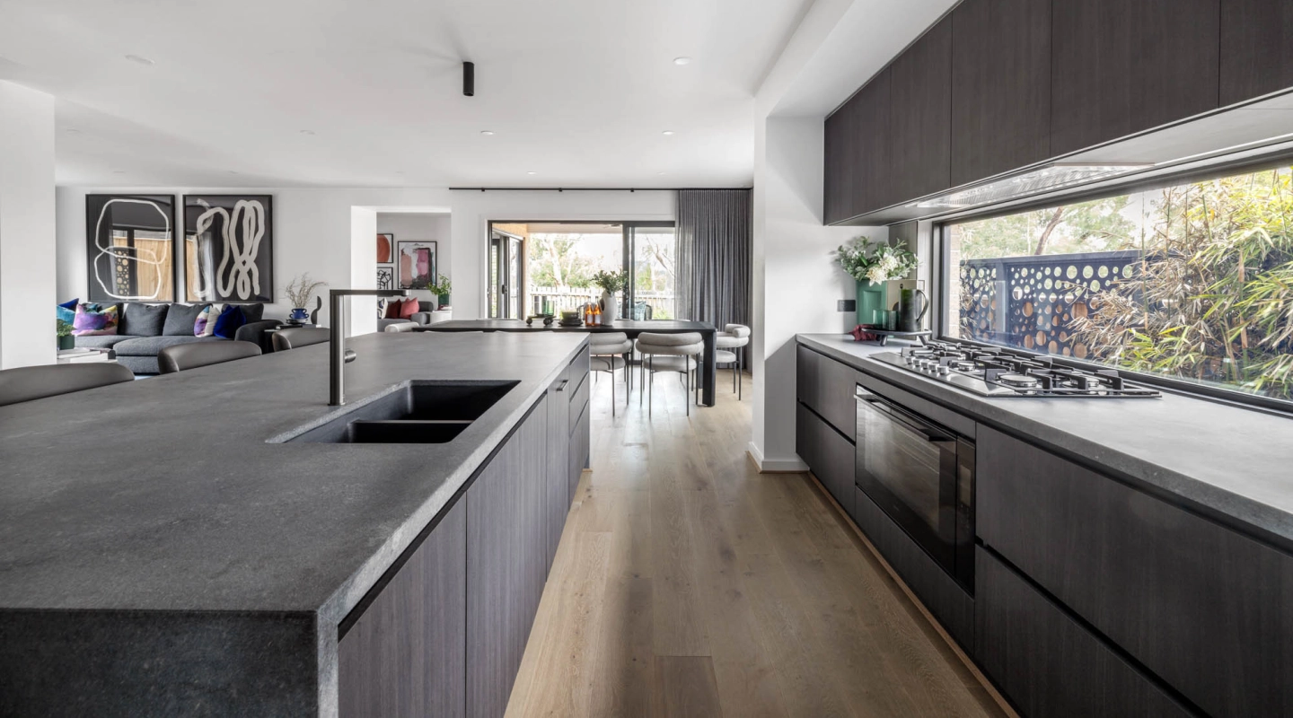 windowtche placed in kin throughout the whole space balances the light and dark tones of the warm wood accents at silverton 45